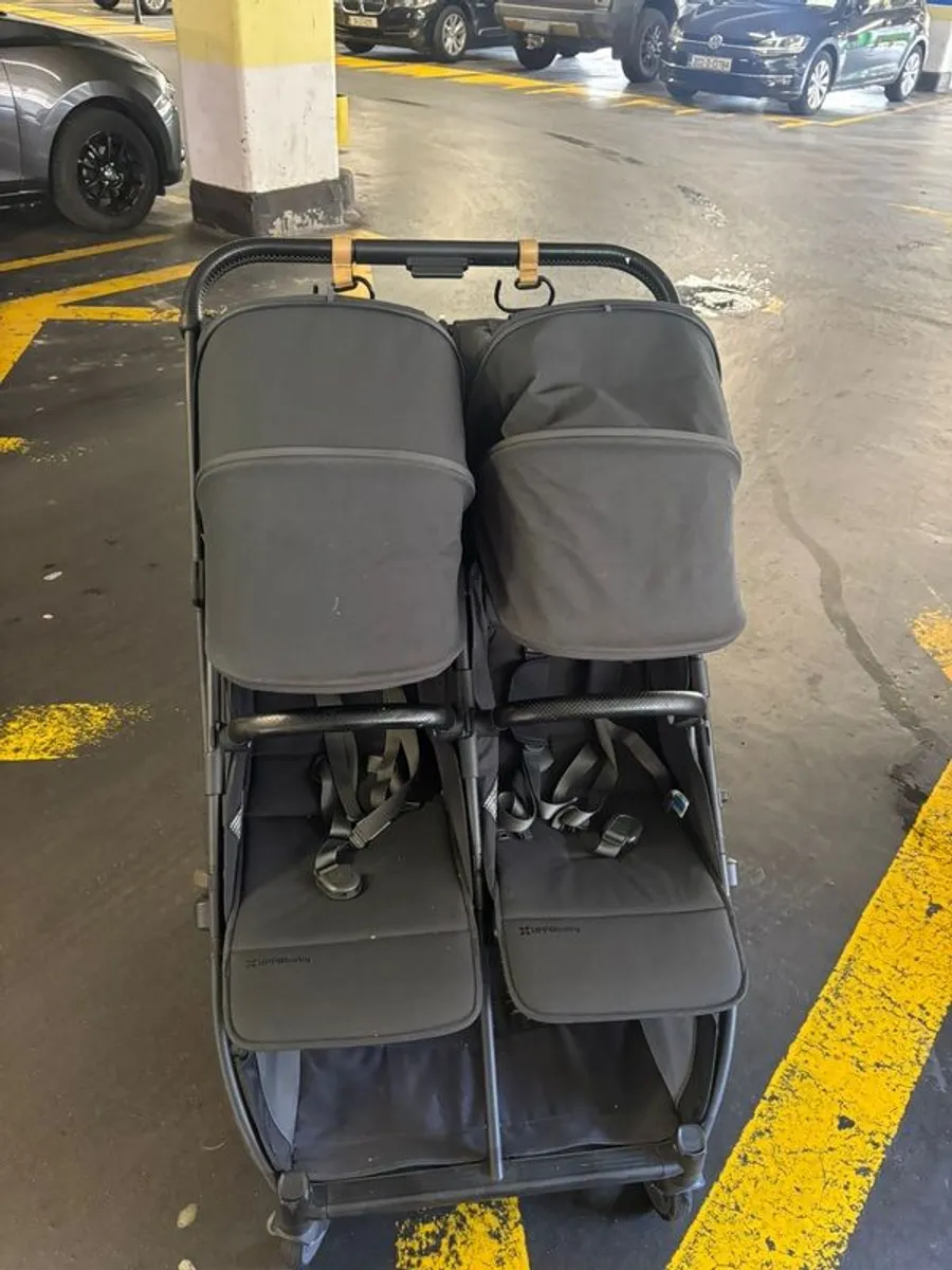 Uppa baby  twin pram - Image 4