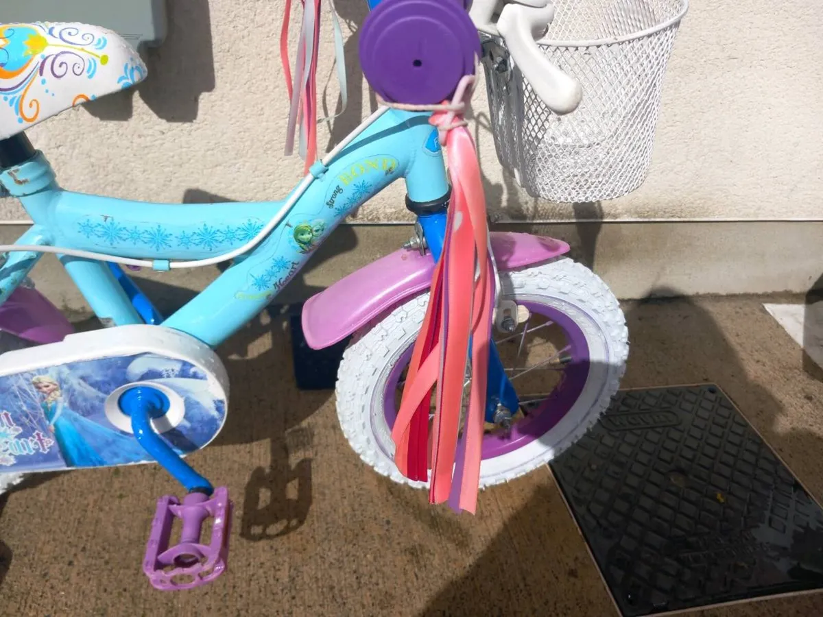 Kids frozen bike size 12 inch wheels - Image 4