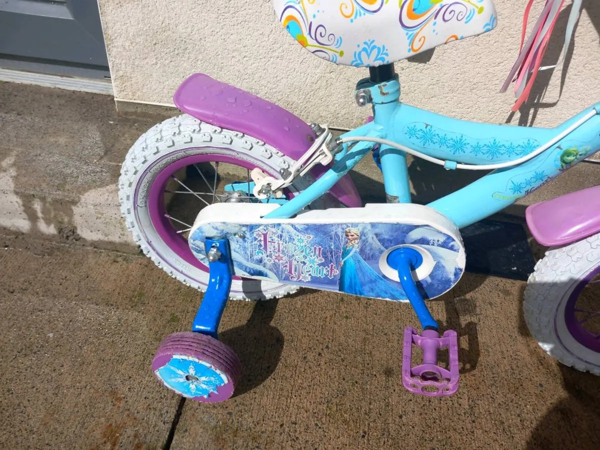 Kids frozen bike size 12 inch wheels - Image 3