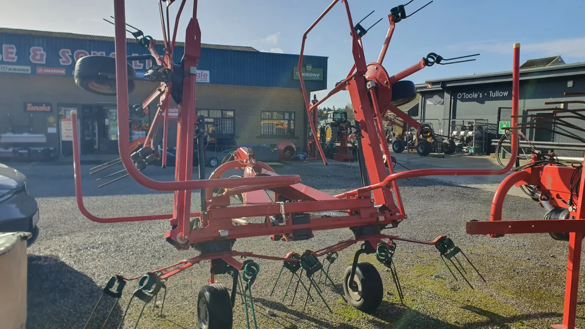 2019 Kverneland 8555 4 Rotor Tedder - Image 2
