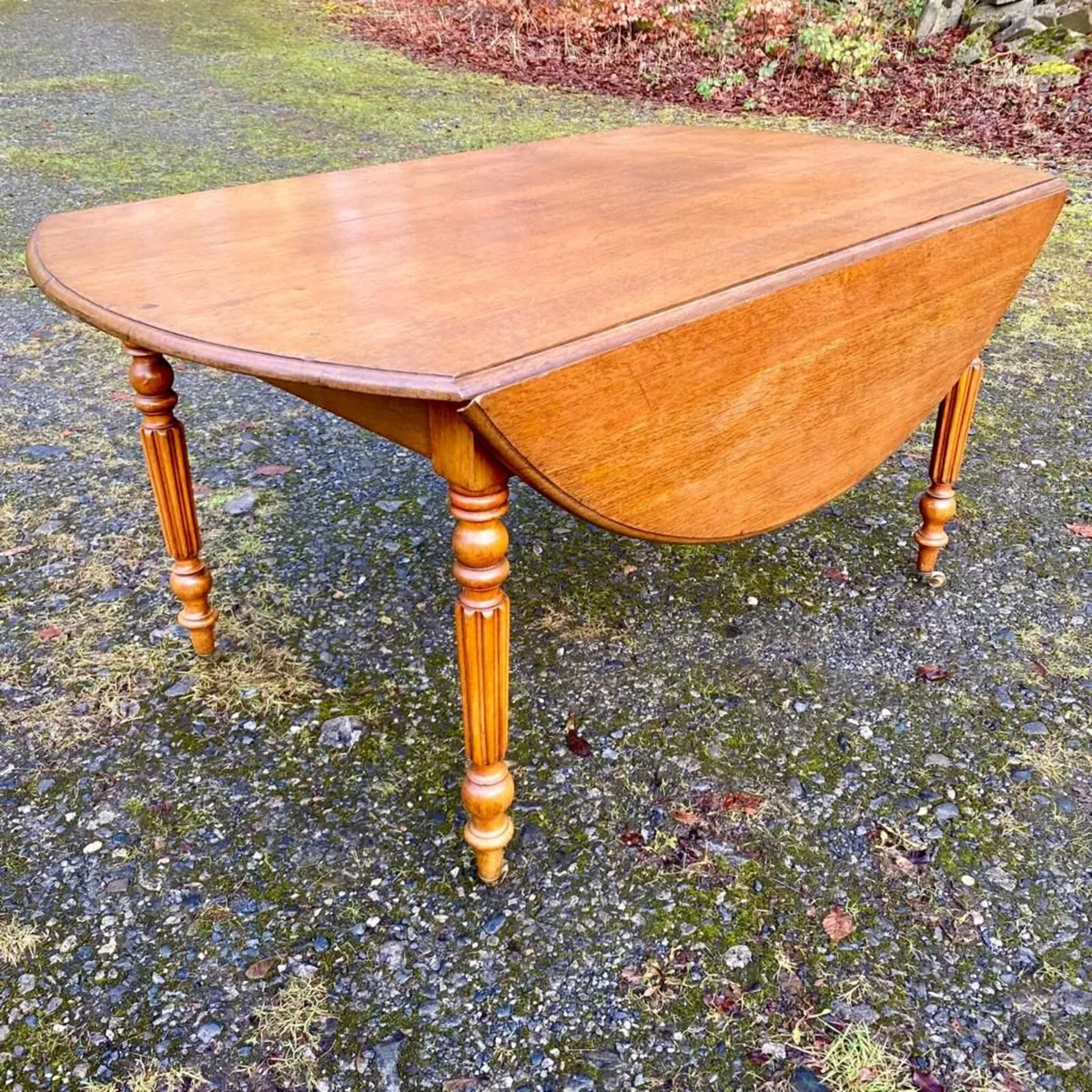 Kitchen Table - Image 4