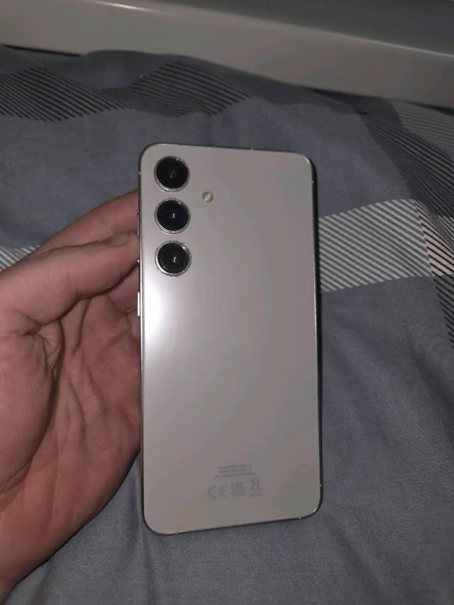 Samsung galaxy S24 - Image 1