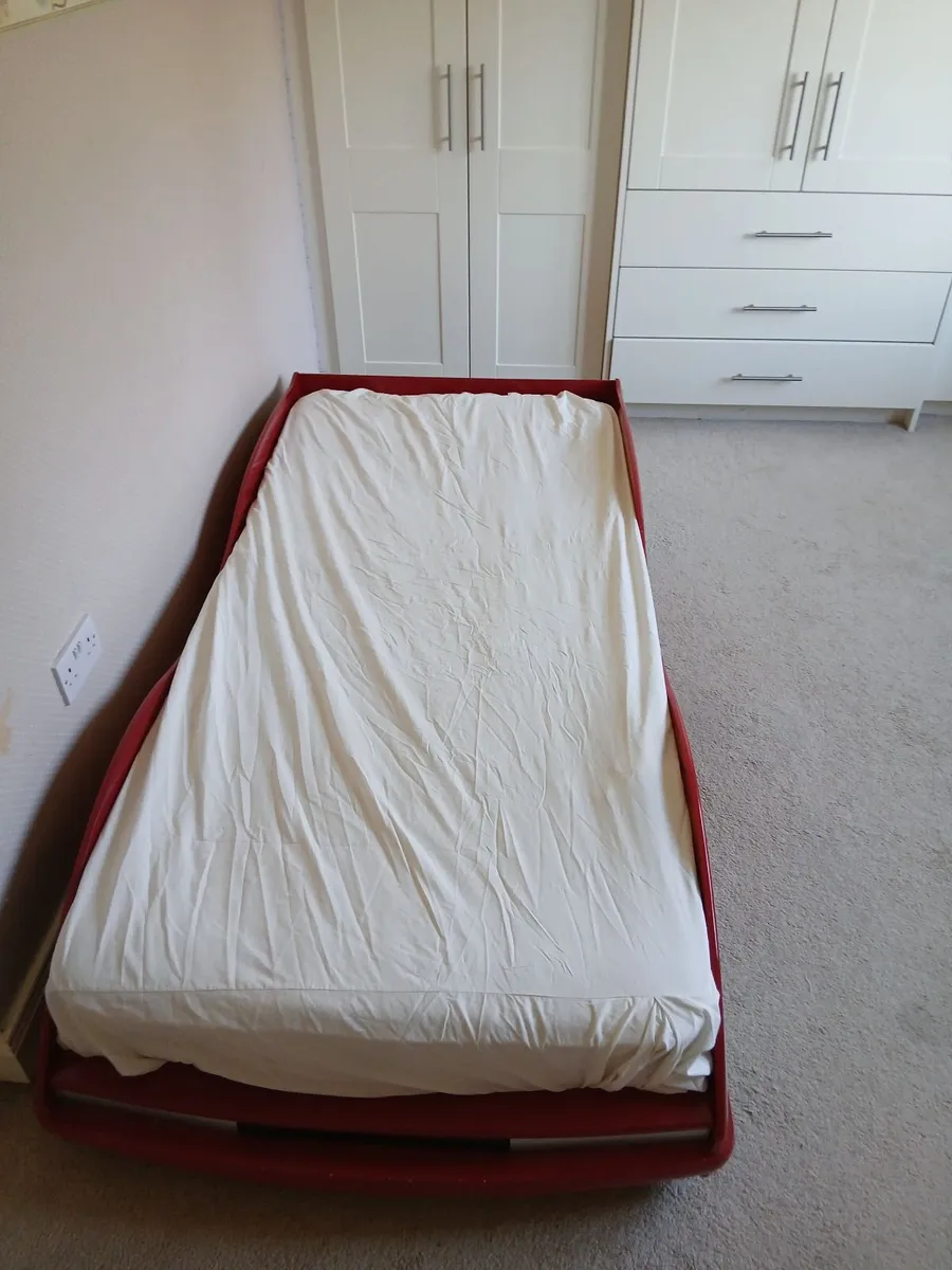 Childs bed - Image 1