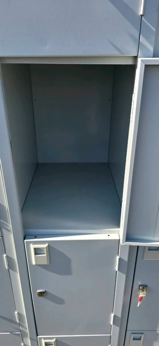 4 door lockers x 3 second-hand - Image 2