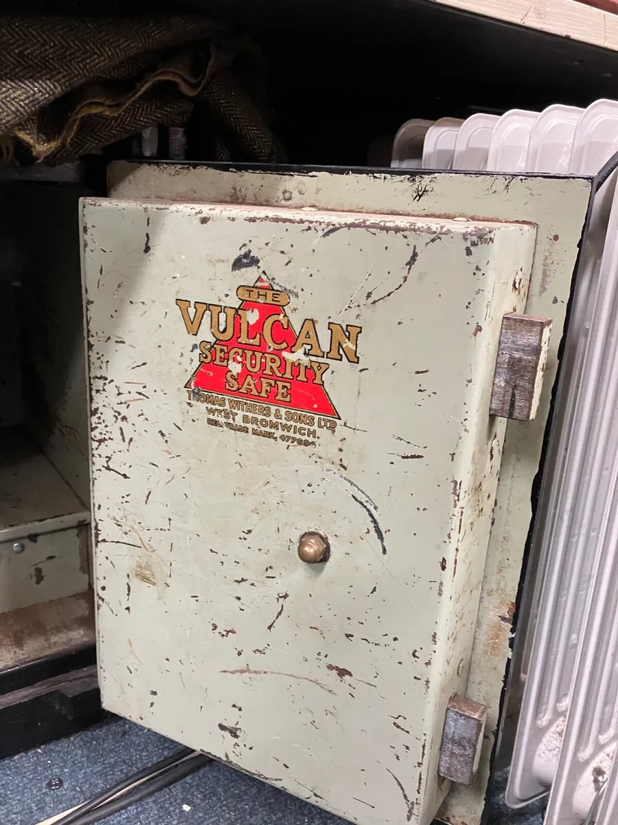 Safe large and small - Image 2