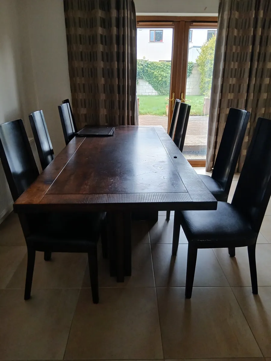 Dining table - Image 1