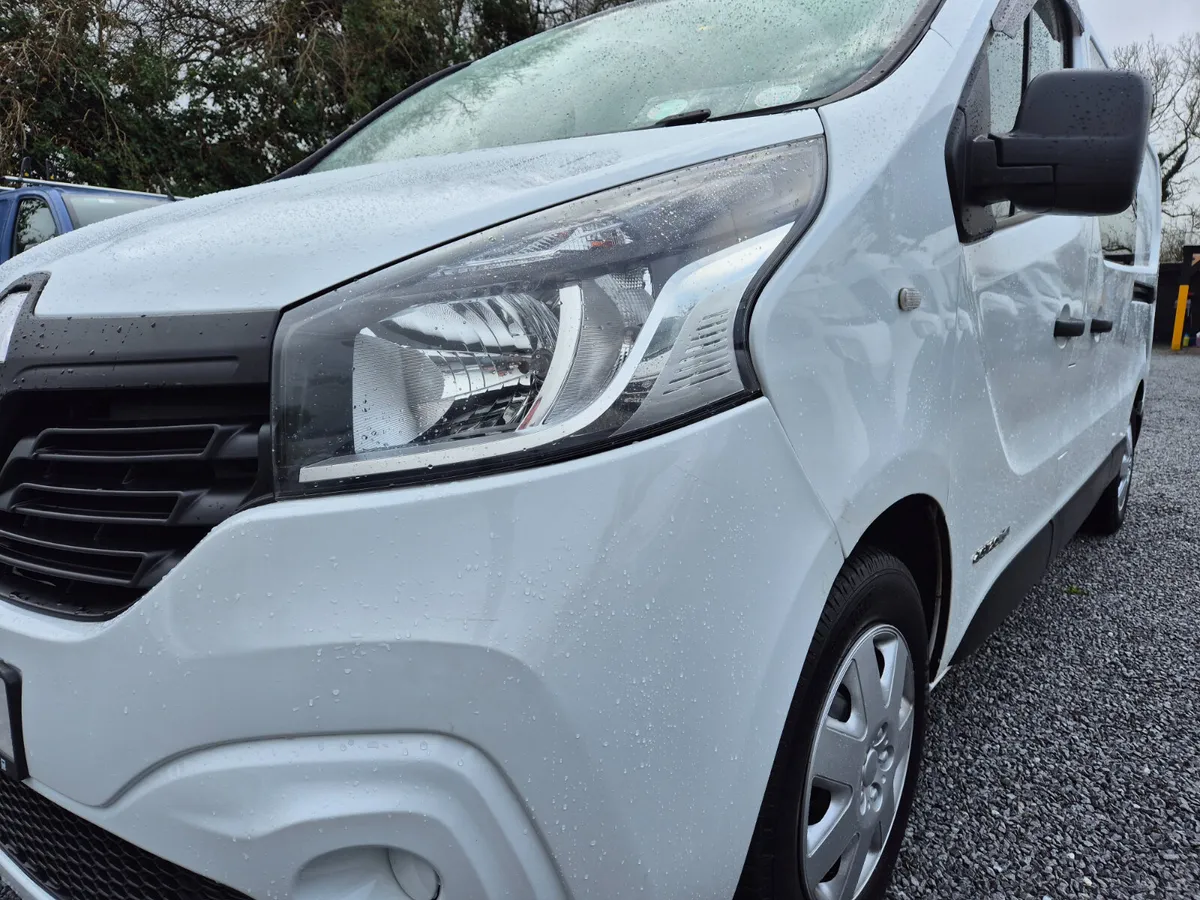 Renault Trafic 2016 - Image 2