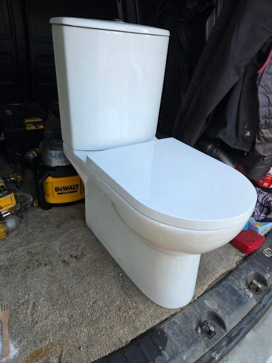 2x New Toilets - Image 4