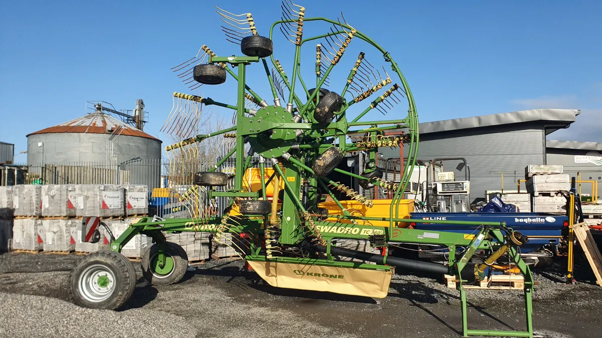YR 2020 Krone TC760 Plus Rake