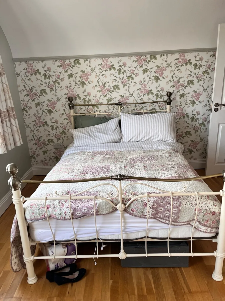 Double bed with mattress