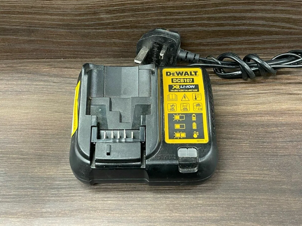 DeWalt Battery Charger - Image 2