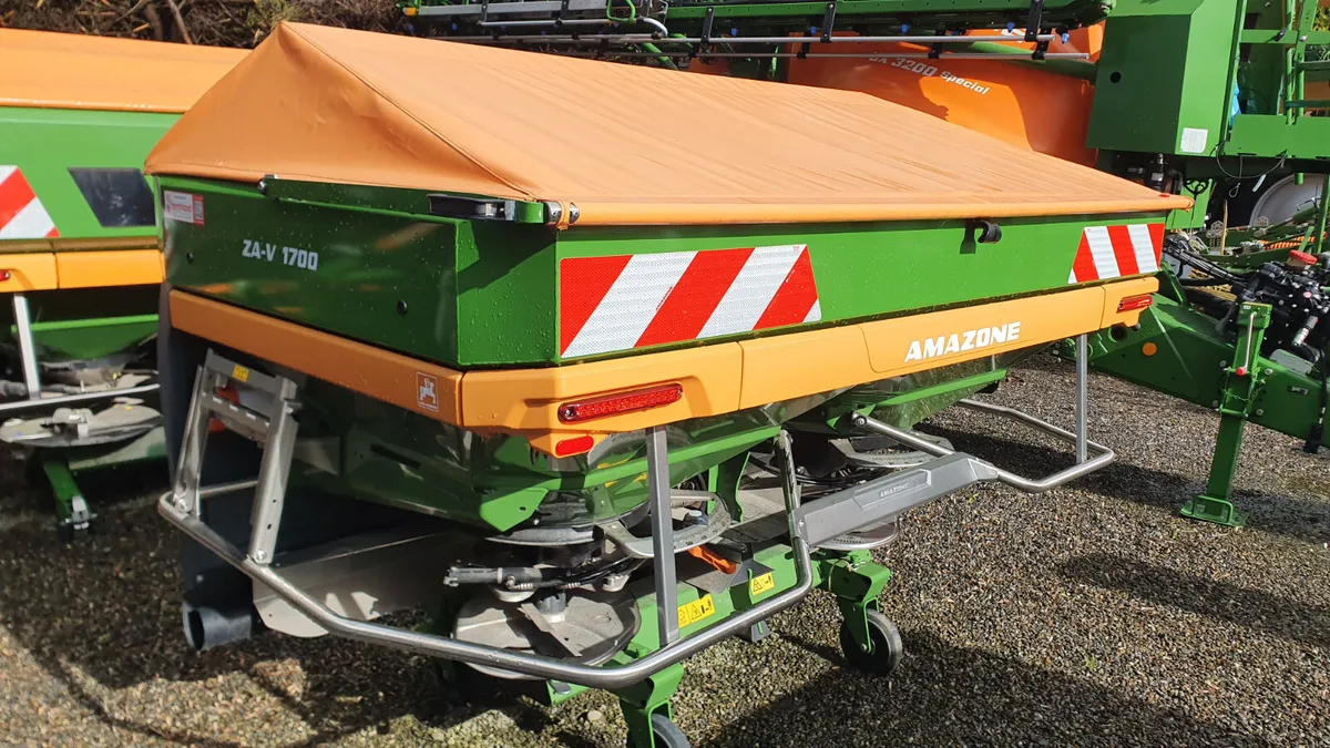 Amazone Zam & Zav Fertilizer Spreader in Stock - Image 1