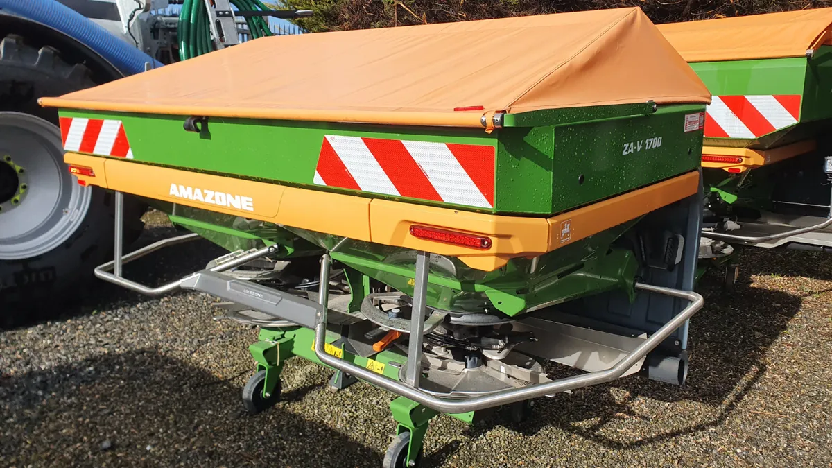 Amazone Zam & Zav Fertilizer Spreader in Stock - Image 3