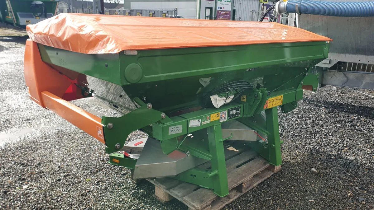 Amazone Zam & Zav Fertilizer Spreader in Stock - Image 4