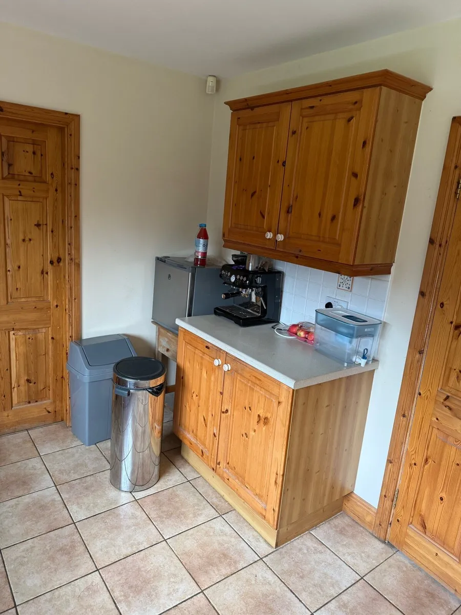Full Kitchen including worktop and sink - Image 3