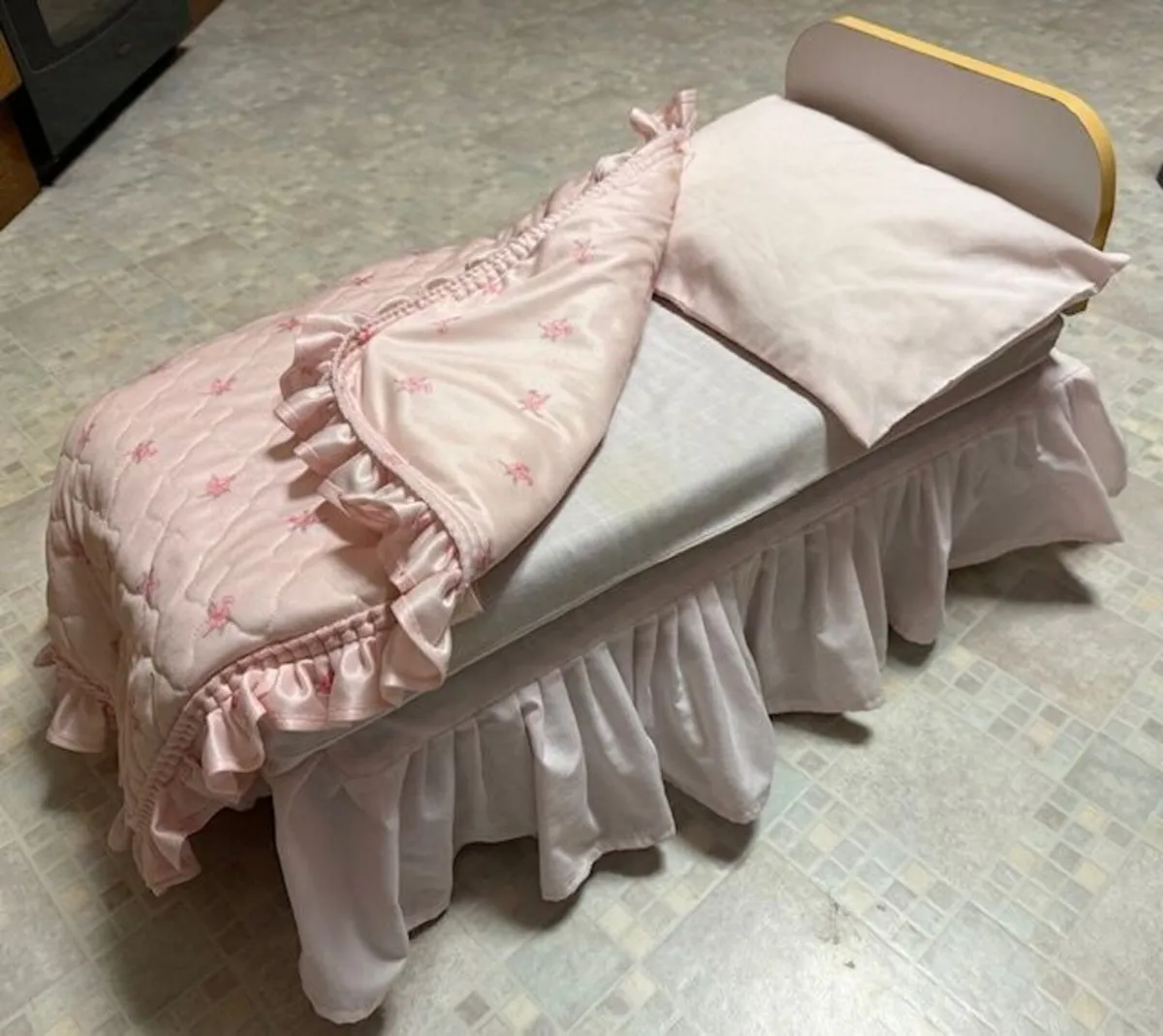 Dolls Bed - Image 1