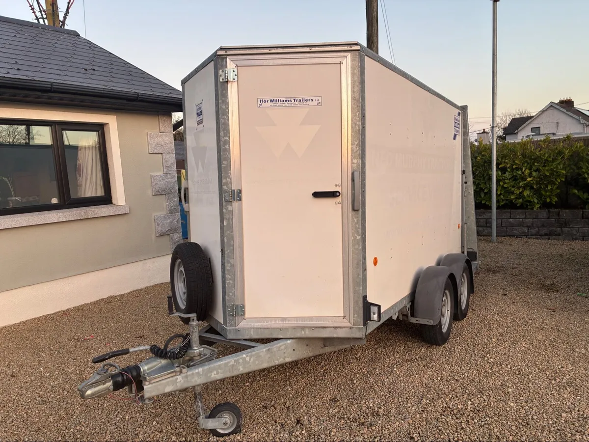Iror Williams 10 x 6 TOW Van excellent condition - Image 1