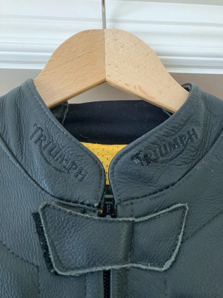 Leathers suite for sale - Image 2