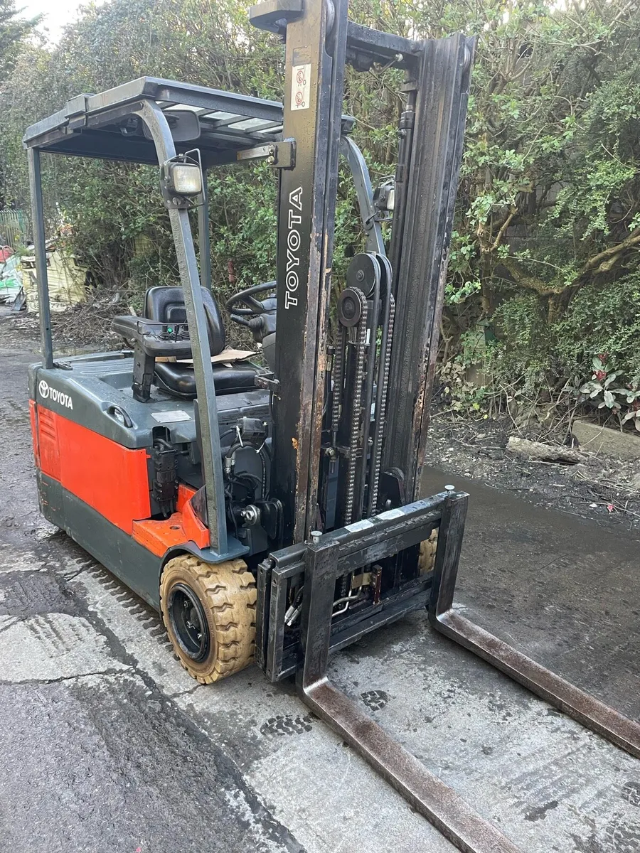 Toyota 2 ton Electric forklift - Image 2