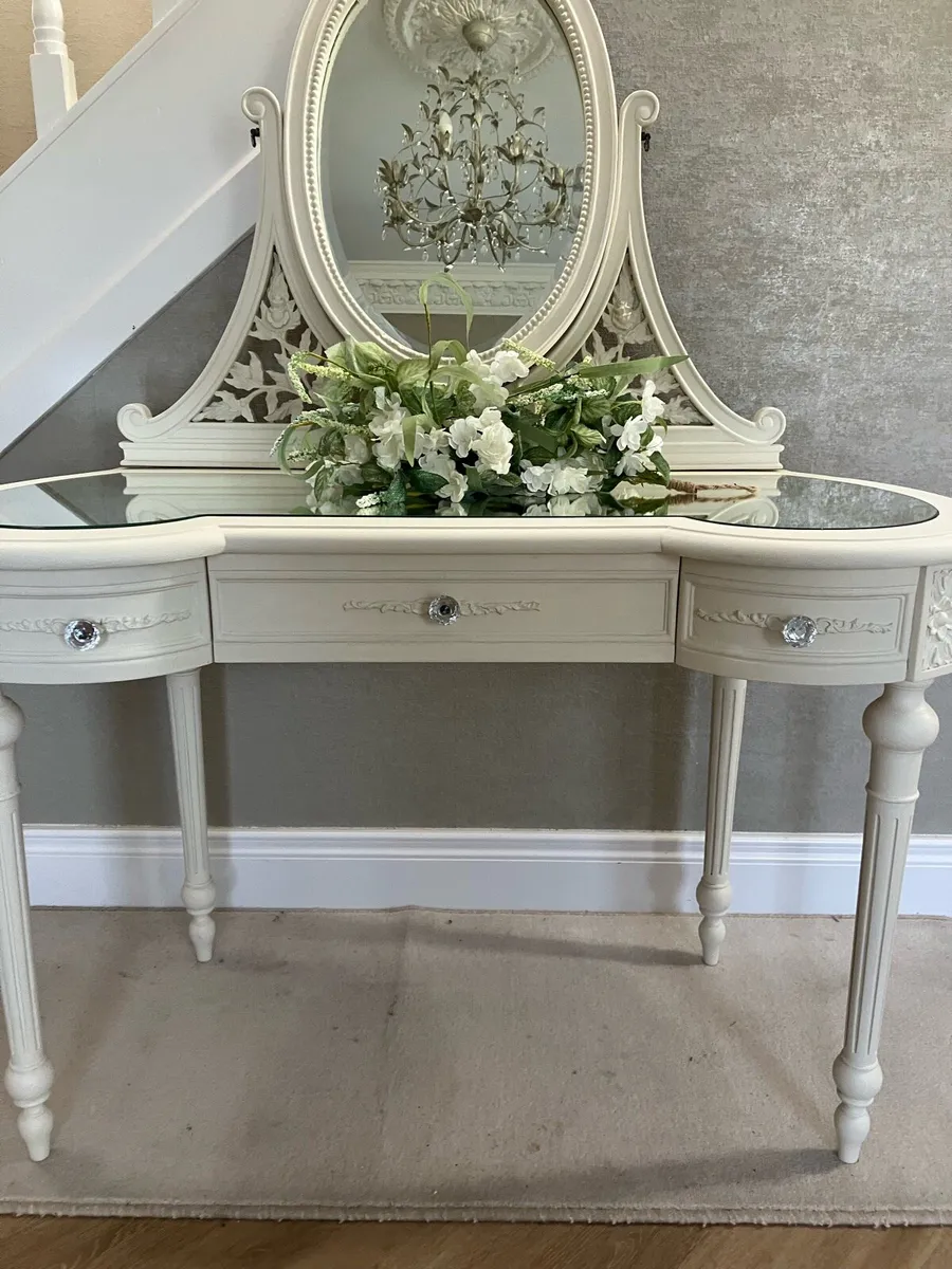 Dressing table - Image 2