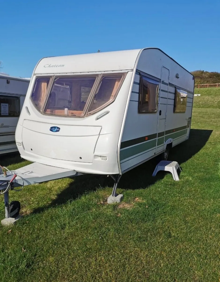 5/6 BERTH LUNAR WITH FIXED BUNK BEDS - Image 1