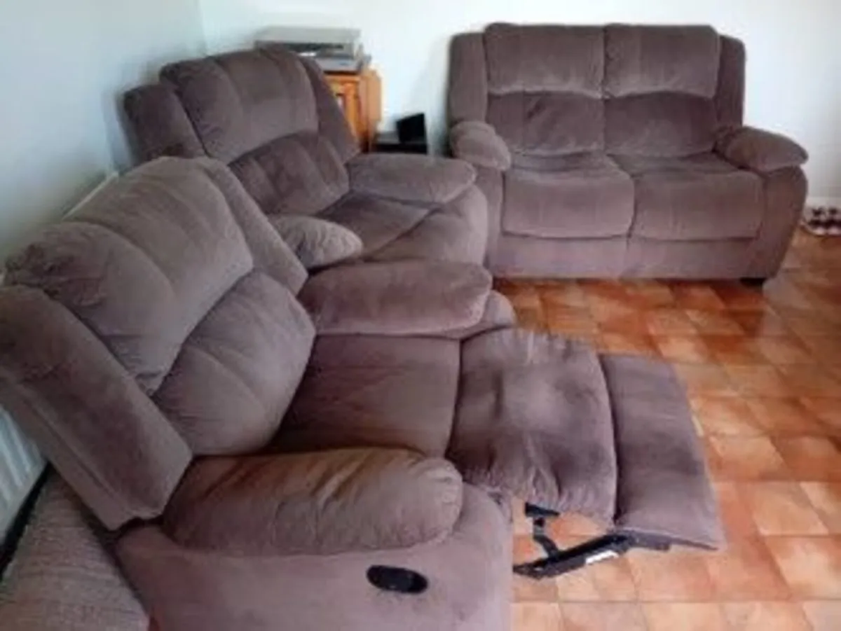 Suite of Furniture - Image 2