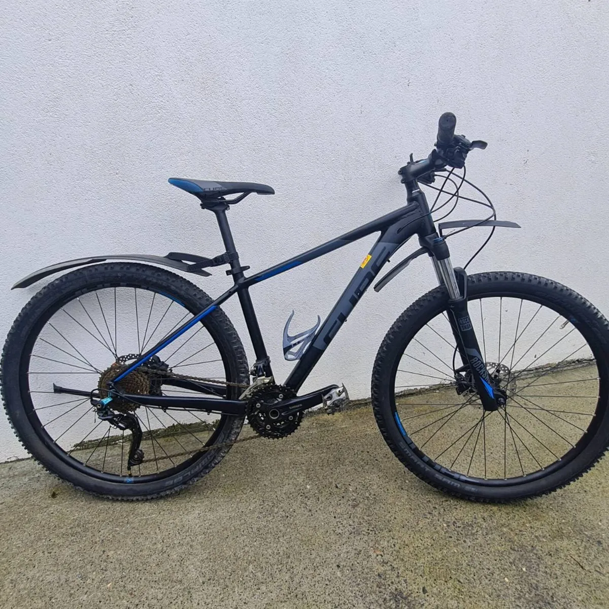 Cube mountain bike. Perfect condition - Image 1