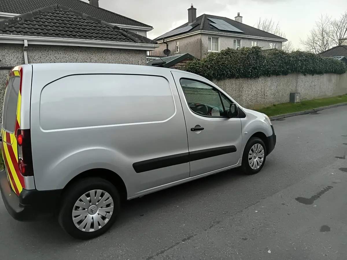 2017 (172) Peugeot Partner 1.6 HDI DOE&TAX - Image 3