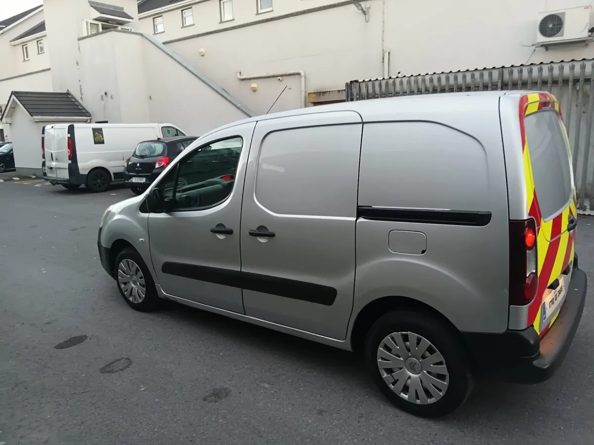 2017 (172) Peugeot Partner 1.6 HDI DOE&TAX - Image 4