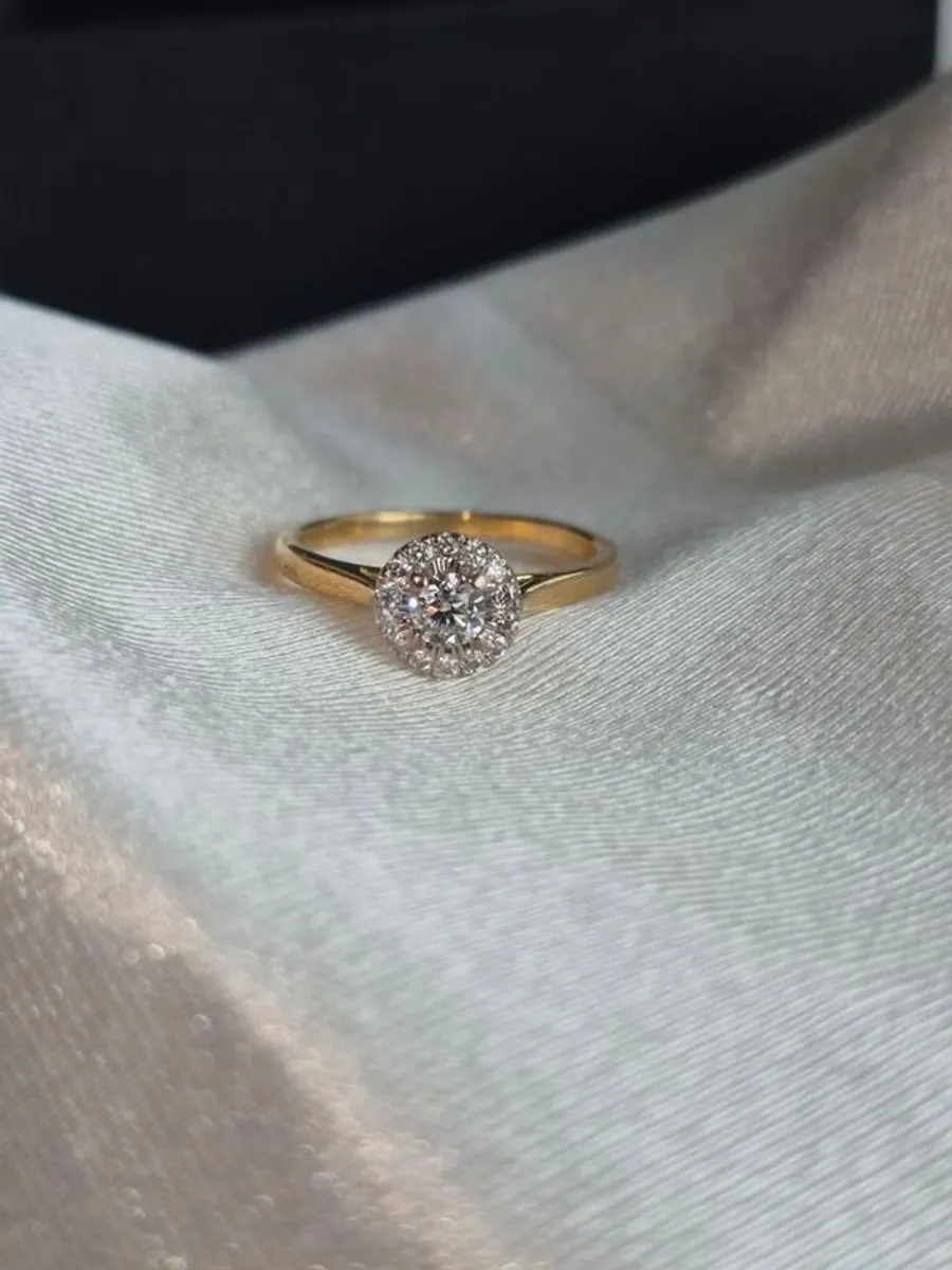 0.50ct Diamond Cluster Engagement Ring 18ct Gold Size K Hallmarked - Image 1