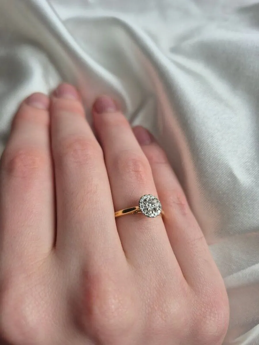 0.50ct Diamond Cluster Engagement Ring 18ct Gold Size K Hallmarked - Image 2