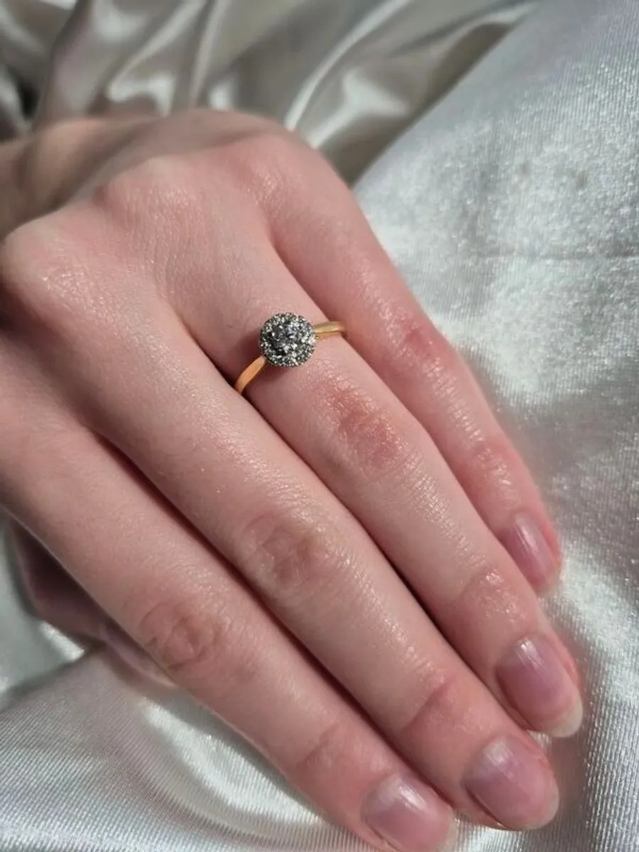 0.50ct Diamond Cluster Engagement Ring 18ct Gold Size K Hallmarked - Image 3