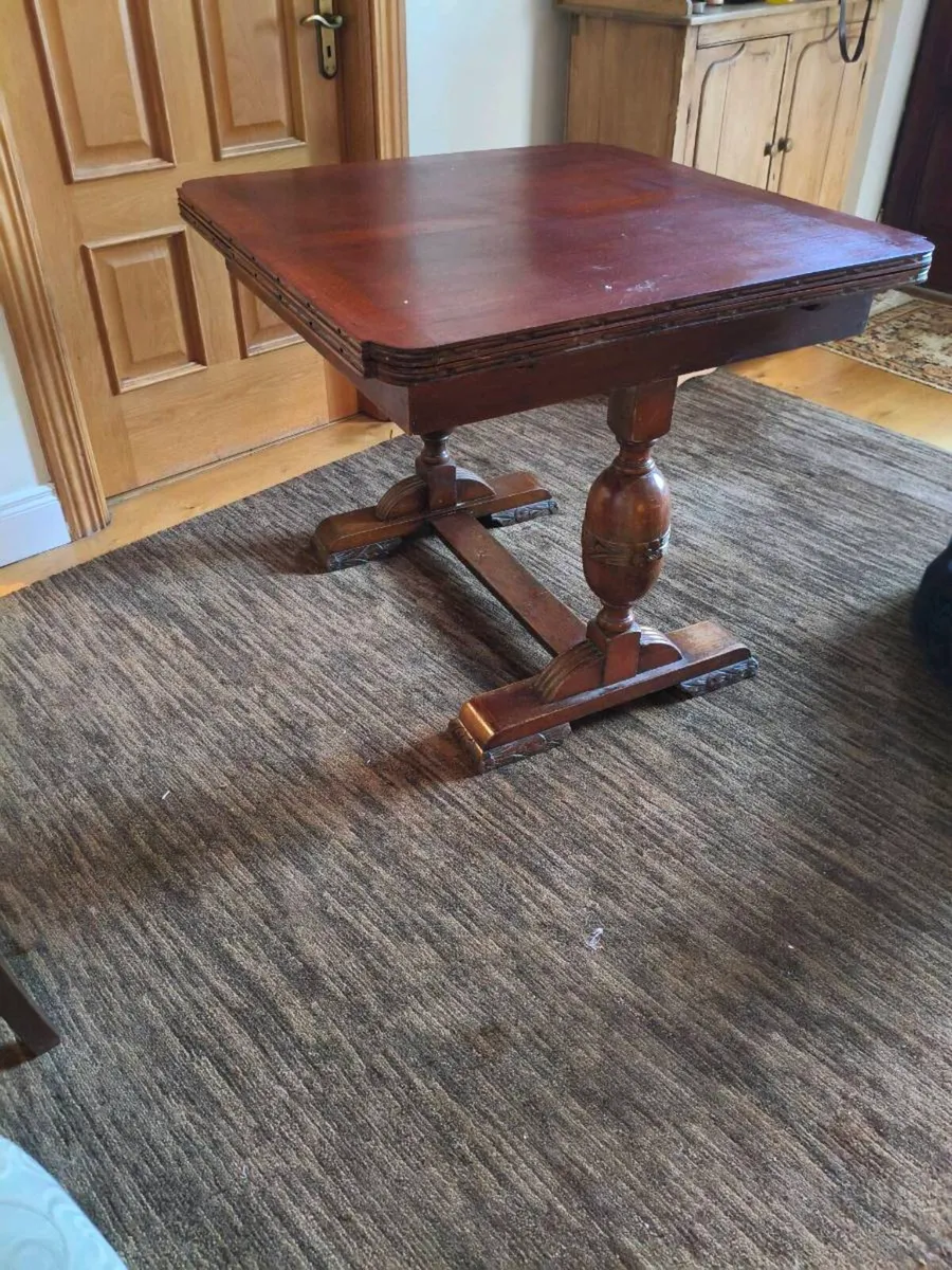 Lovely old detailed table,2 chairs 100 euro - Image 4