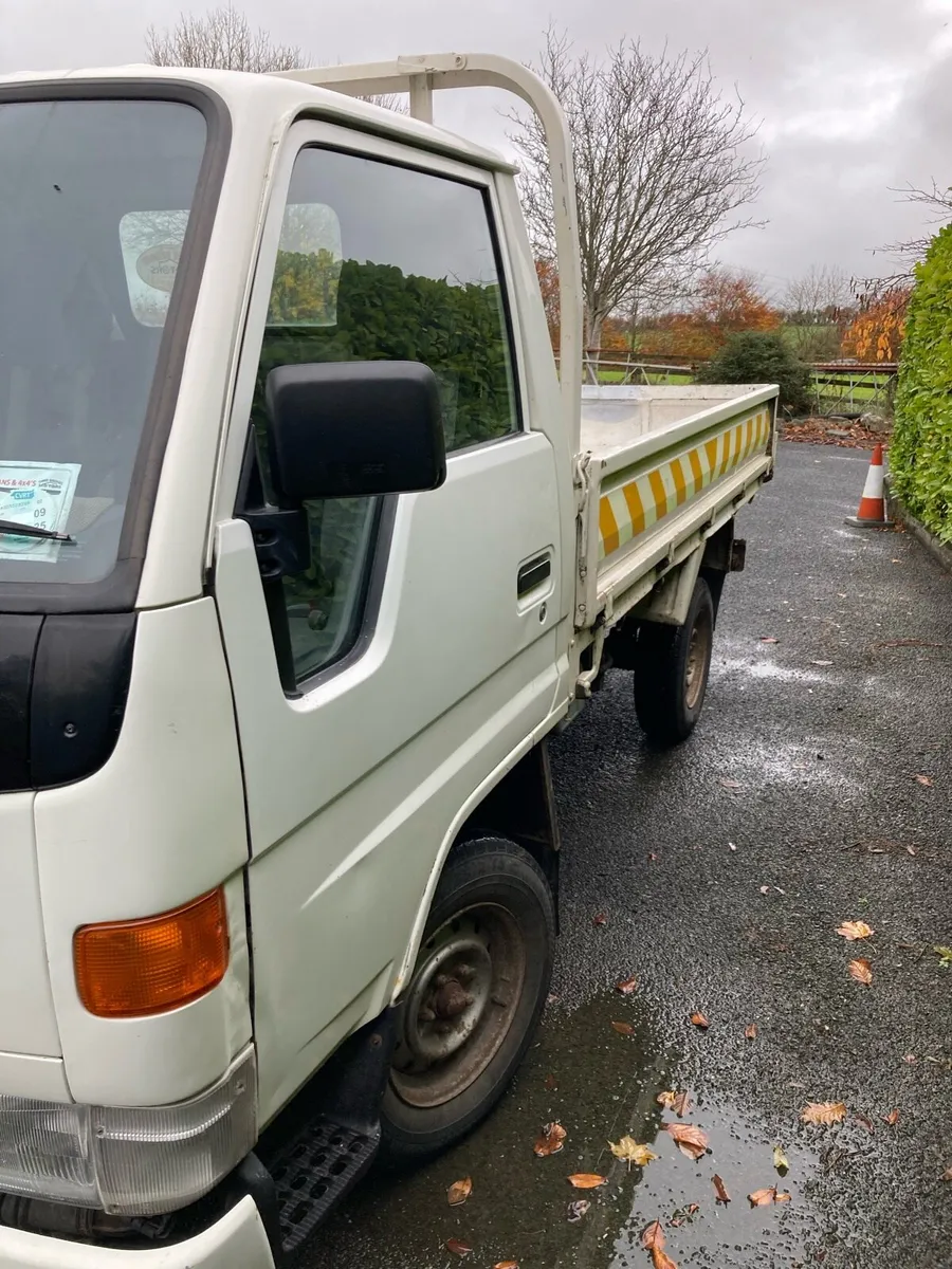 01 Toyota dyna 100 tipper - Image 2