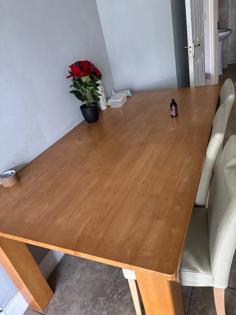 Dining table - Image 1