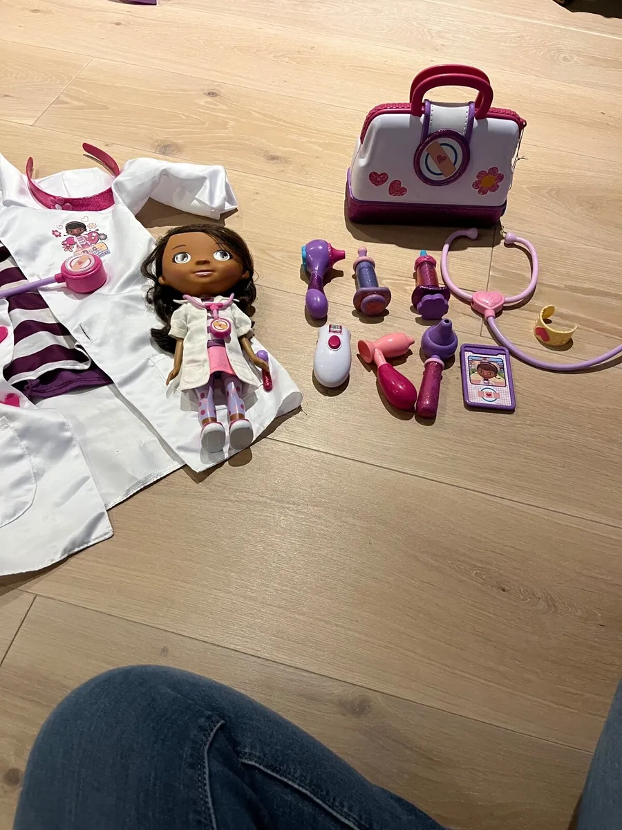 Doc McStuffin toys - Image 3