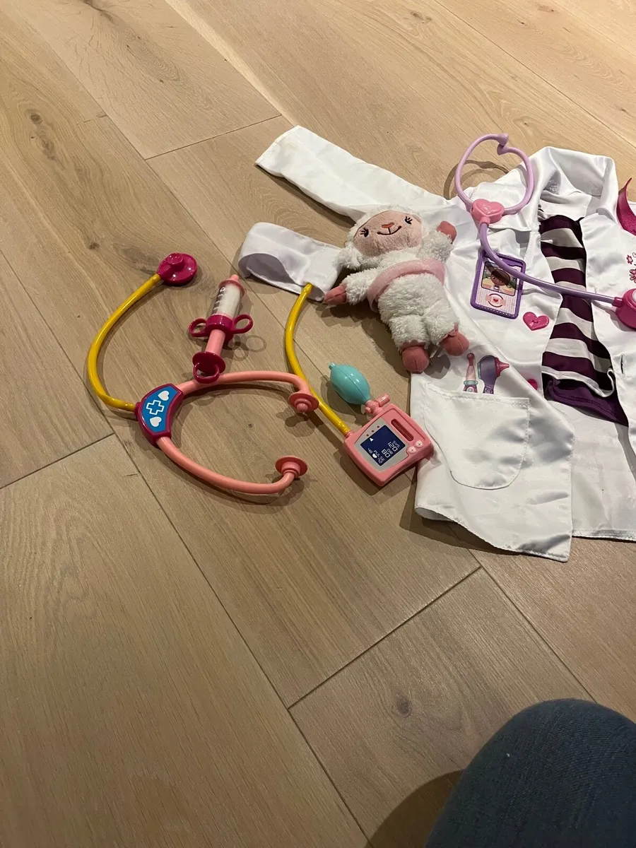 Doc McStuffin toys - Image 1