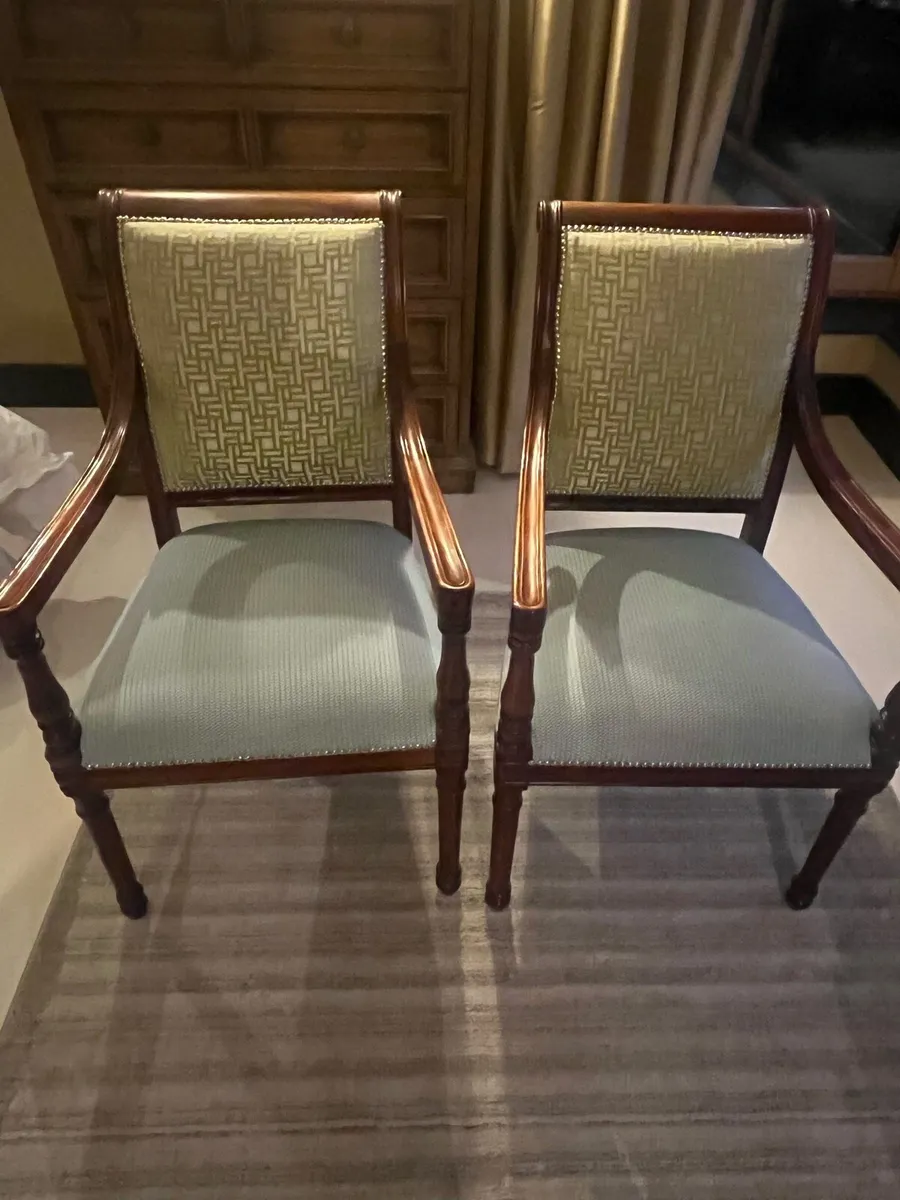 Occasional chairs - Image 1