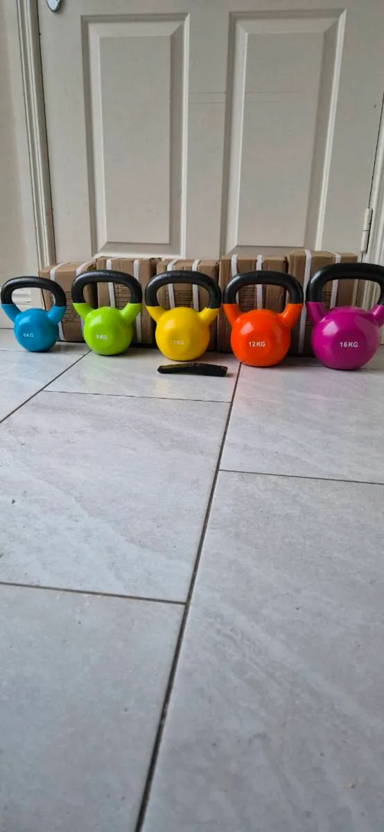 7x brand new cast iron kettlebells - Image 3