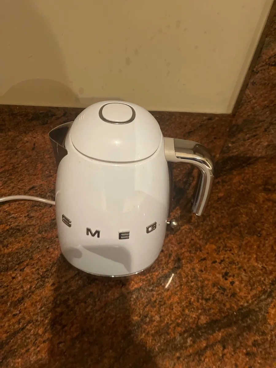 Blue Smeg Kettle - Image 2