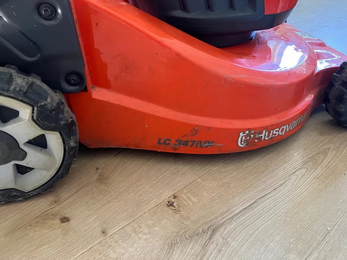 Husqvarna Battery Lawnmower - With DRIVE - Image 3