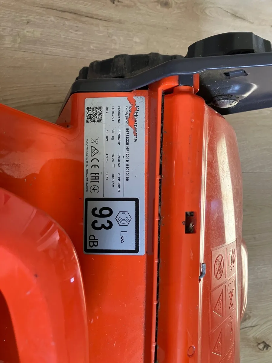 Husqvarna Battery Lawnmower - With DRIVE - Image 4