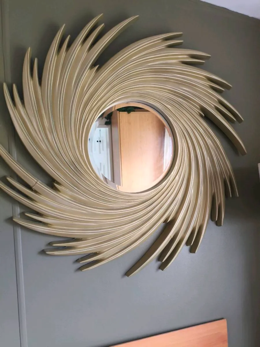 Beautiful mirror like new 50 euro