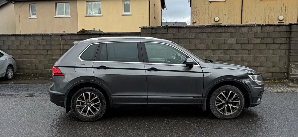 162 Volkswagen Tiguan 2.0d - Image 4