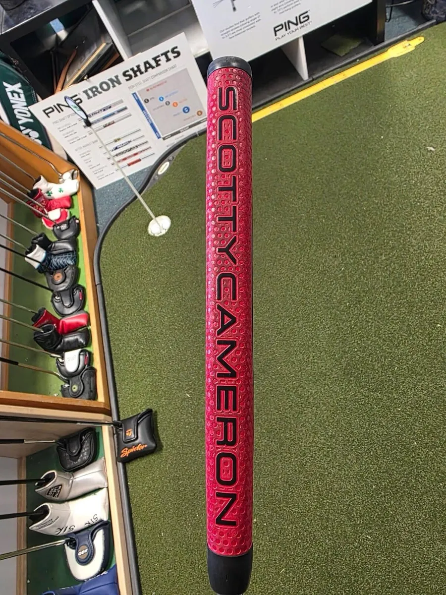 Scotty Cameron & Crown Futura 5mb Putter - Image 4