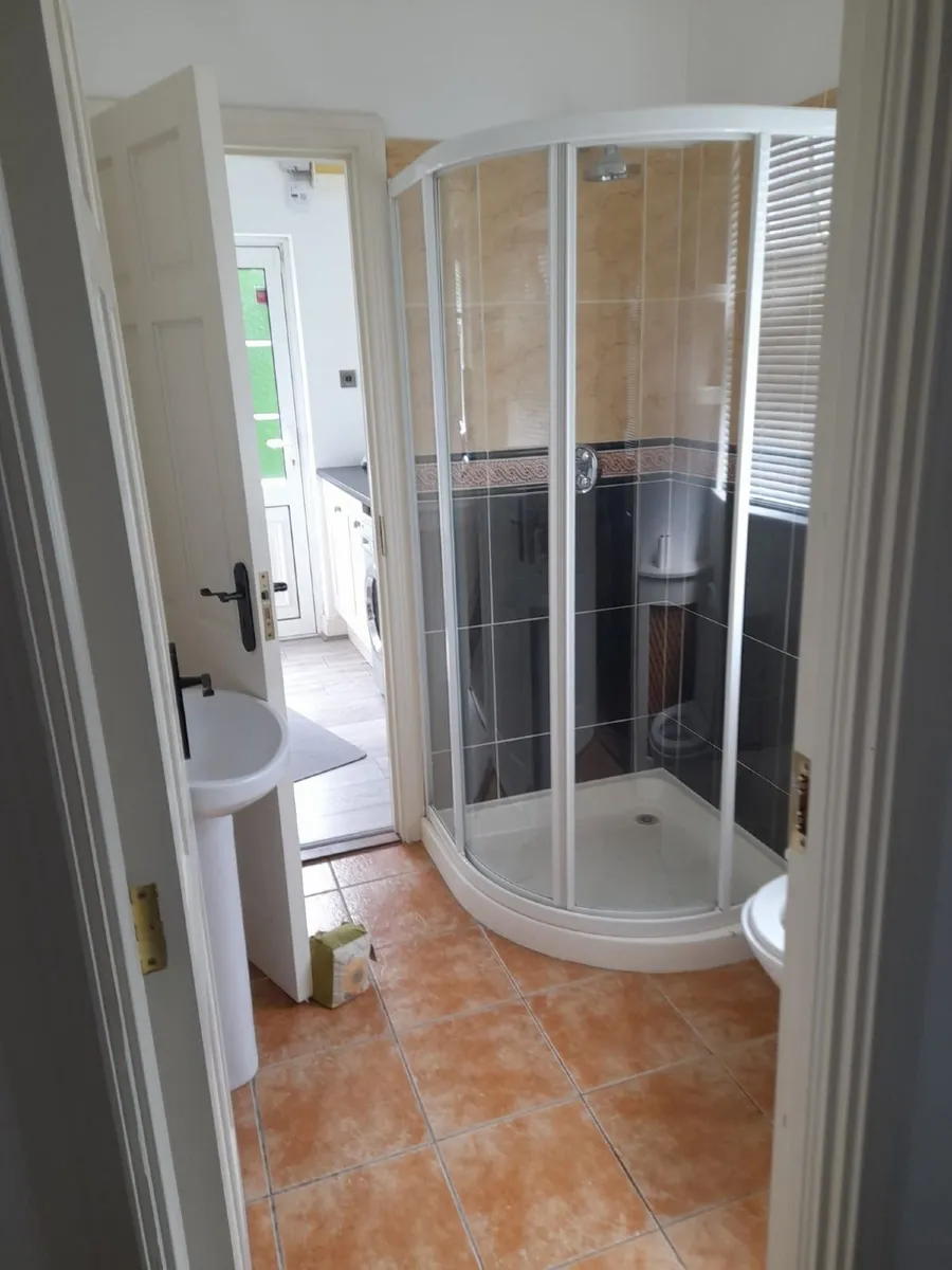 Bathroom(Free) - Image 1