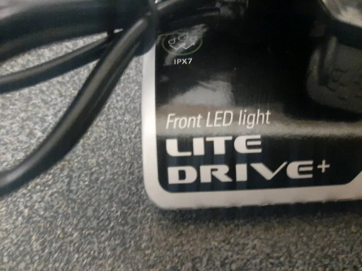 Bike light Lezyne lite drive + new - Image 4