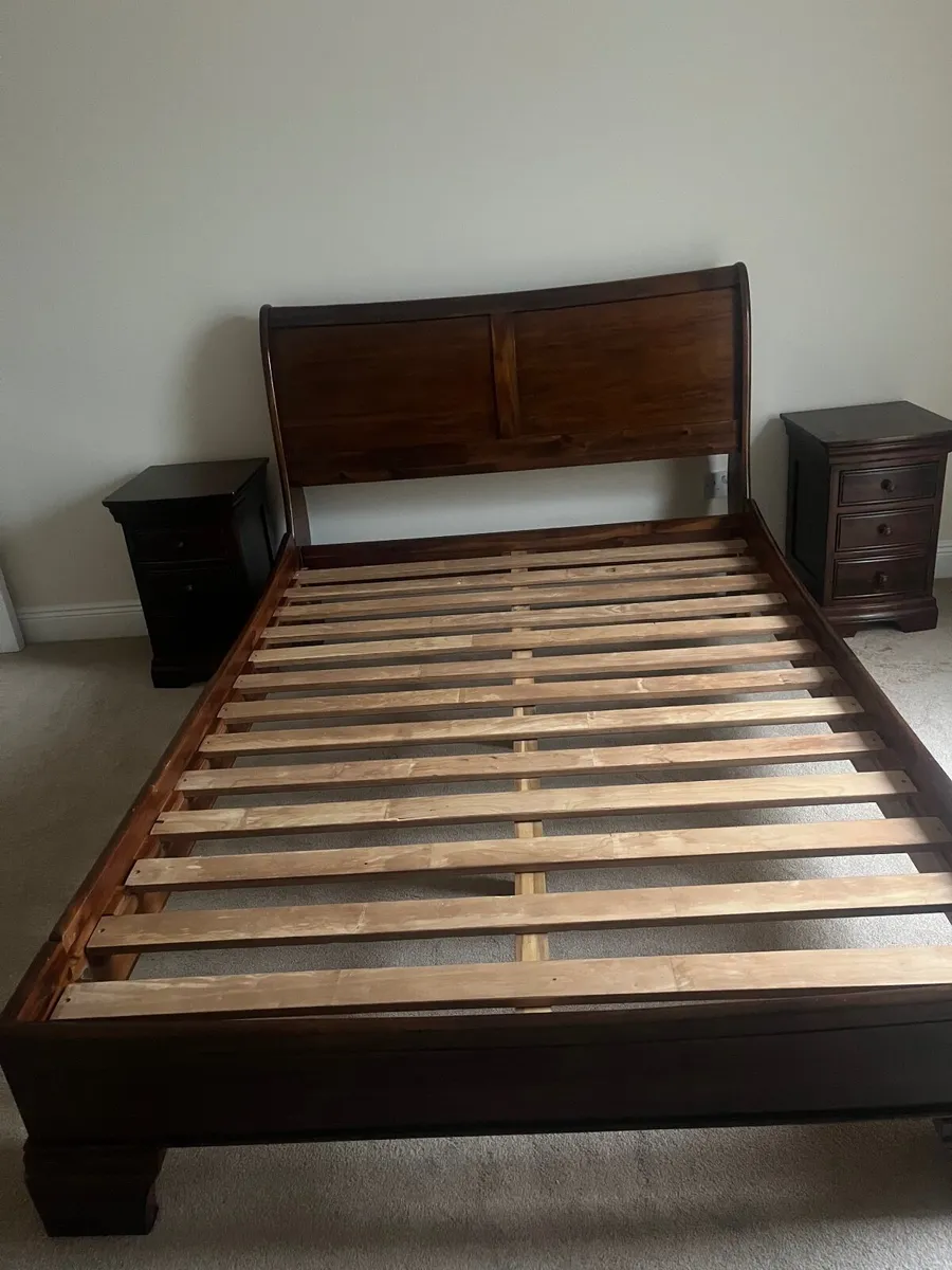 Bedroom set - Image 1
