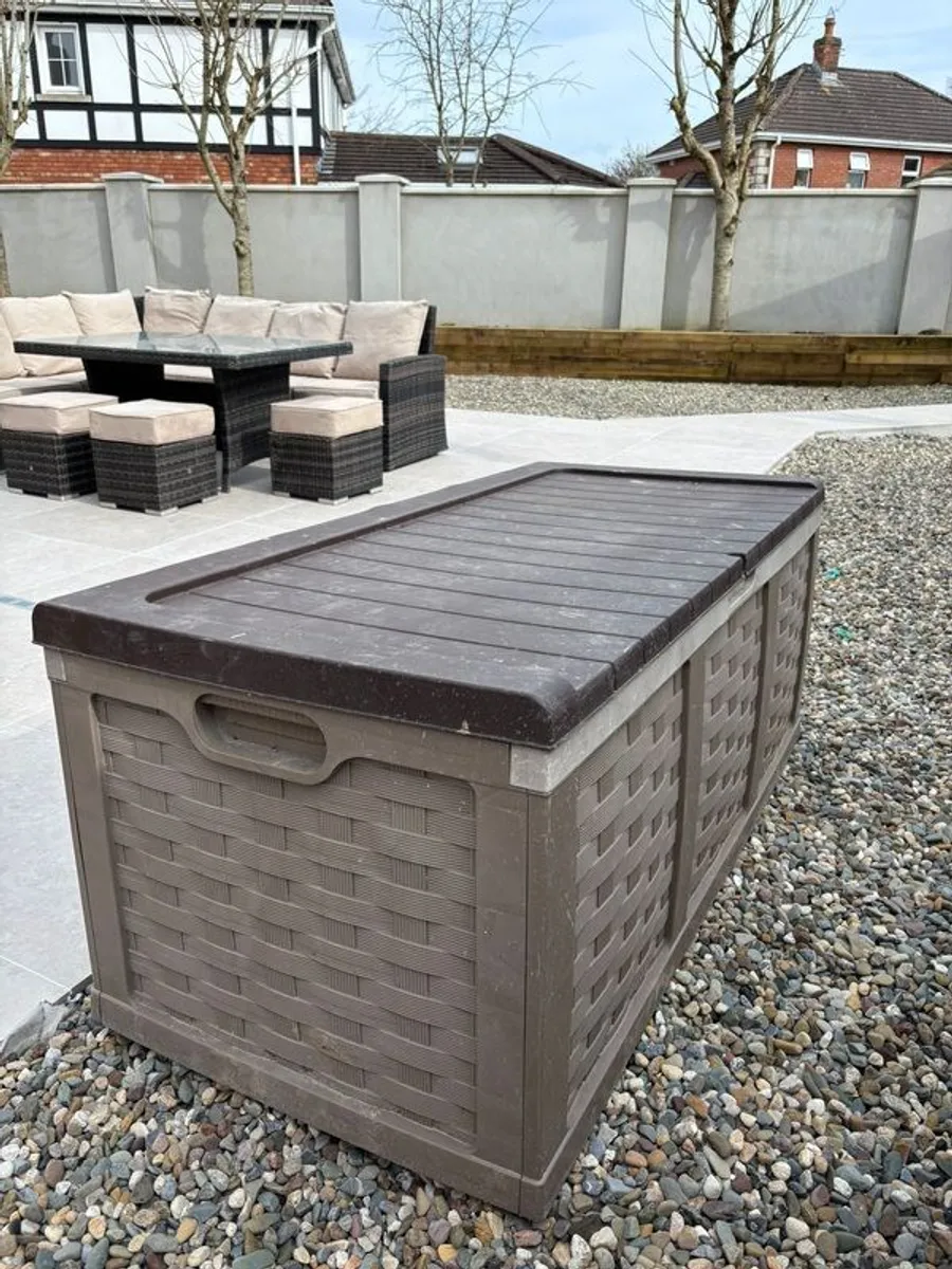 Outdoor Ratten Furniture & Cushion box - Image 4