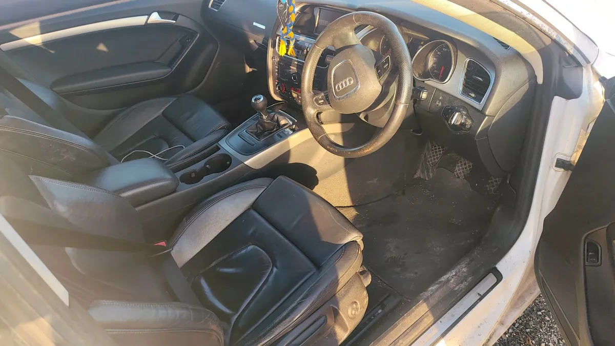 2009 audi a5 - Image 2